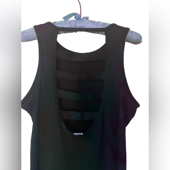 Victoria’s Secret Sport Black Tank Top with a Cutout Back Style - Picture 3 of 6